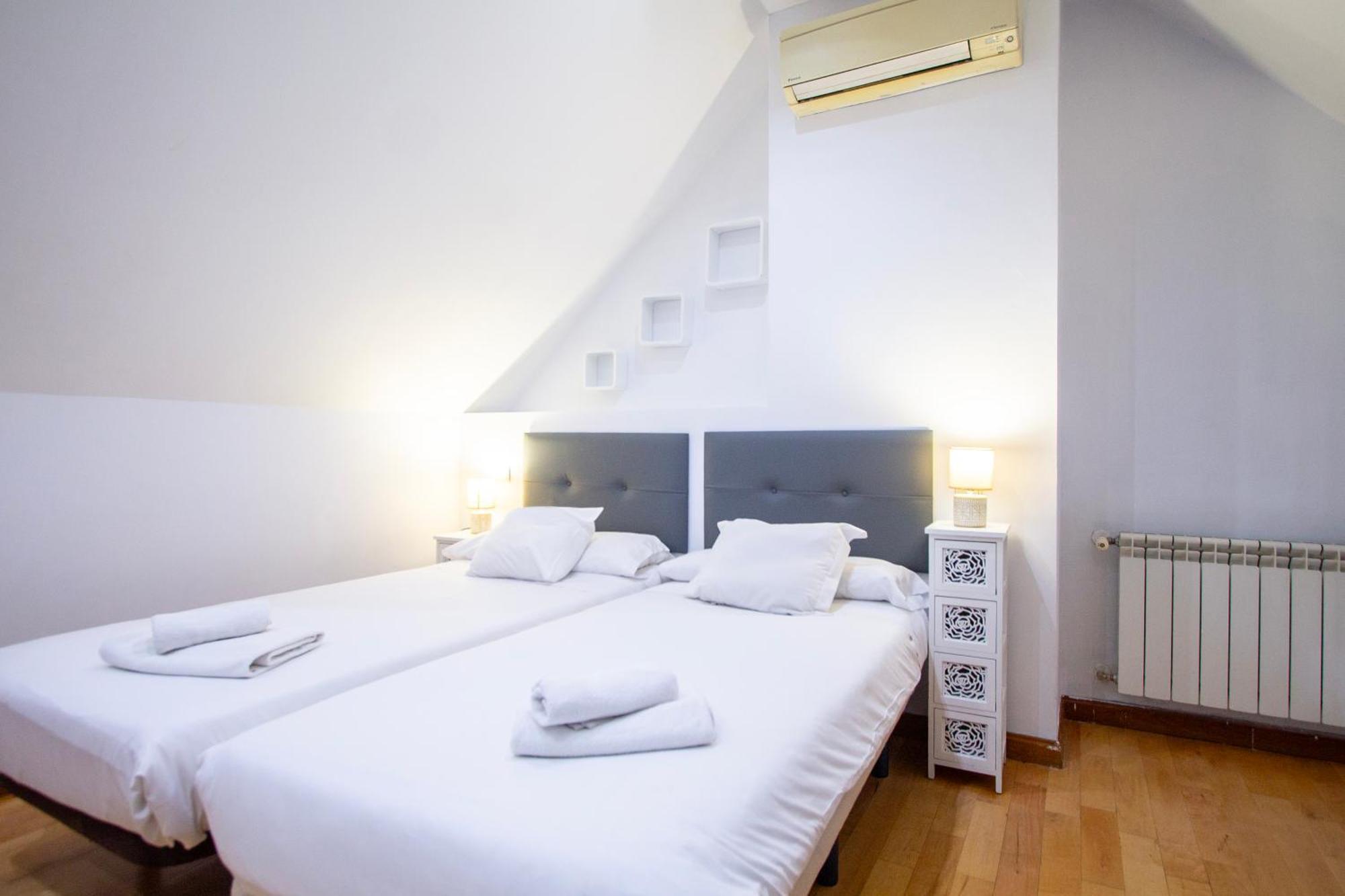 Apartamentos Adelfas Мадрид Екстер'єр фото